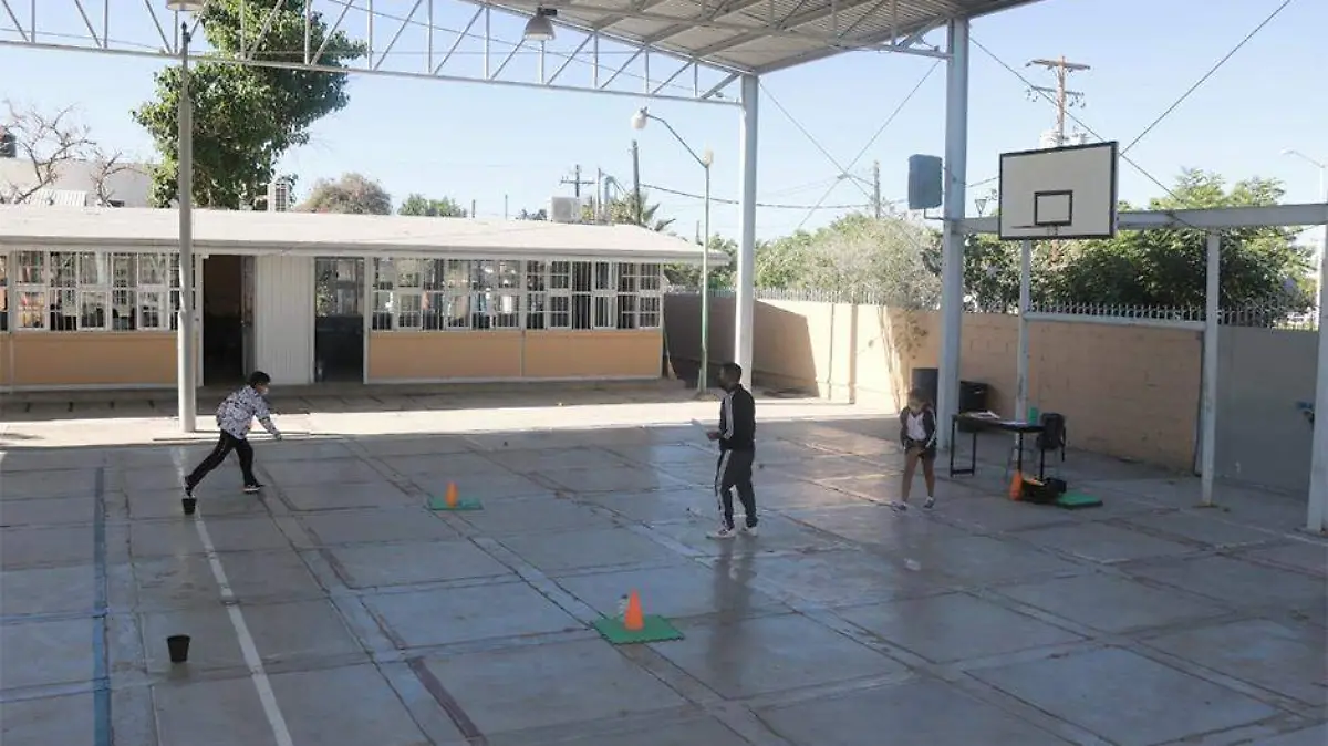 Escuela educacion fisica cancha